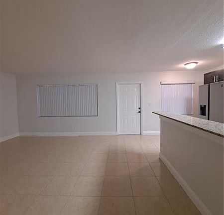 4th image of 9838 Nob Hill Ct #9838