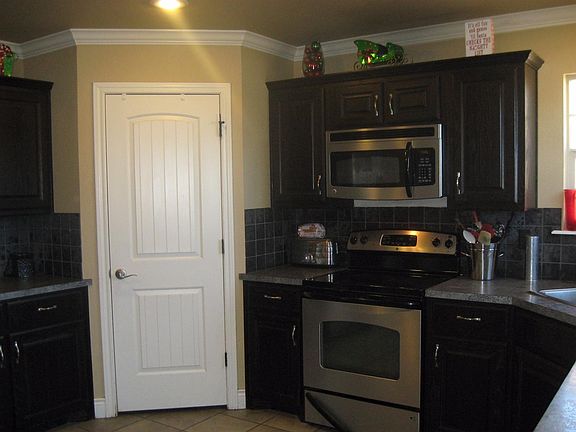 3rd image of 827 Avenue S
