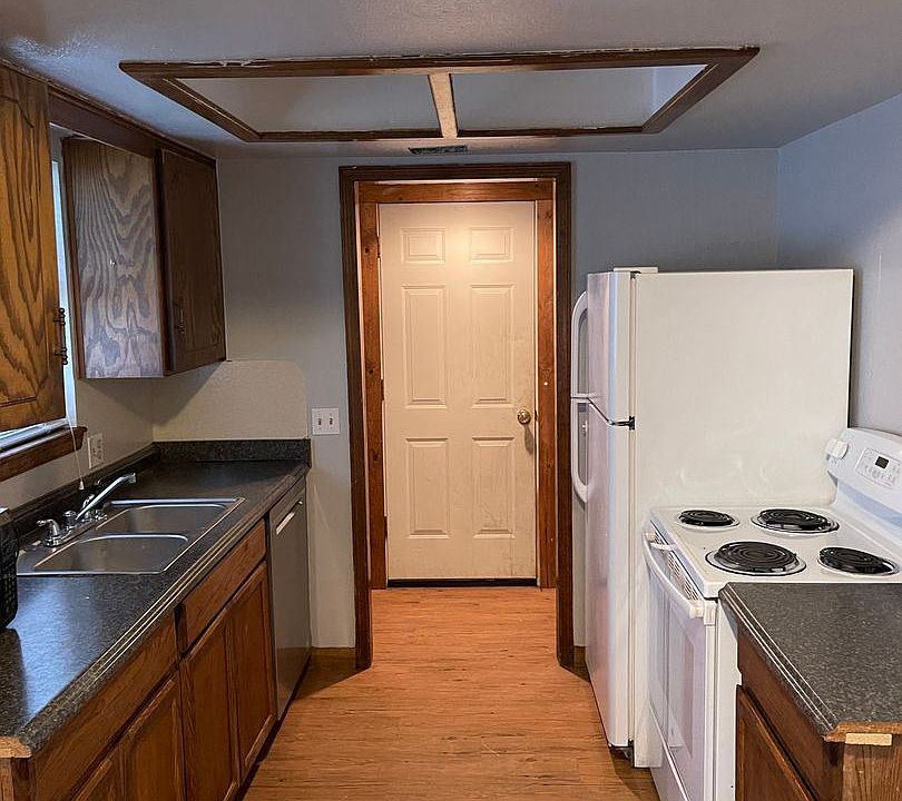 1st image of 2502 E Cedar Ave