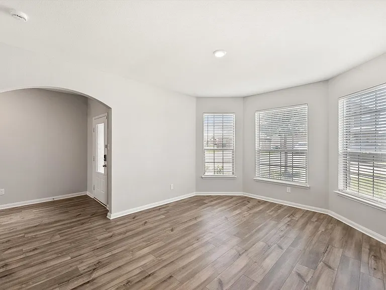 4004 Millau Ln — Photo 8