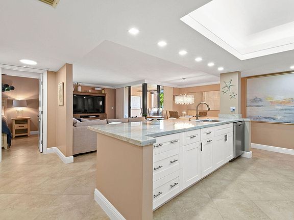 3rd image of 750 Egret Cir #1