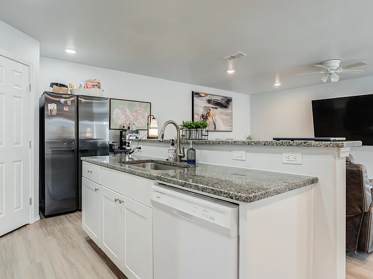5501 Jarvis St #A — Photo 15