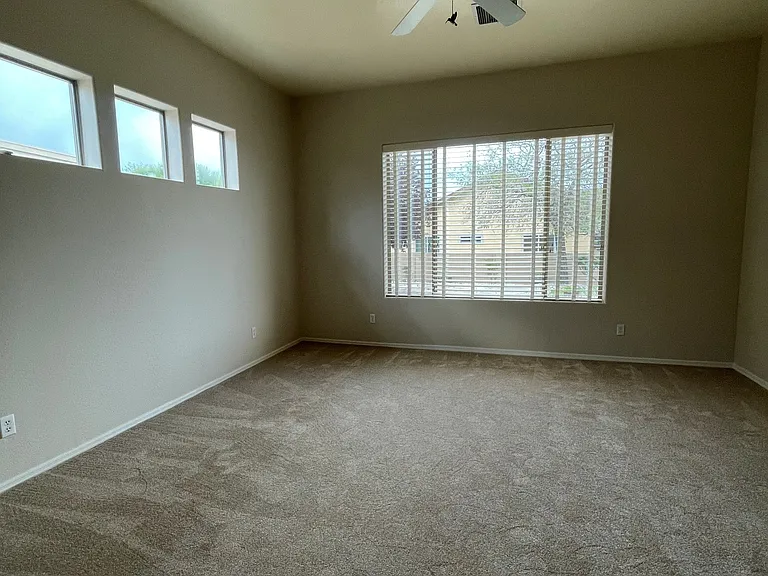5649 N Bentley Ct — Photo 7