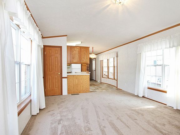 3rd image of 219 Forestview Dr