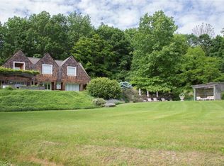 15 Harrison Ln, Lakeville, CT 06039