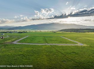 2 Spike Loop, Etna, WY 83118
