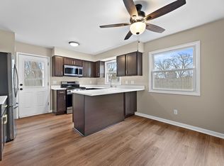 7476 S 75th St, Franklin, WI 53132