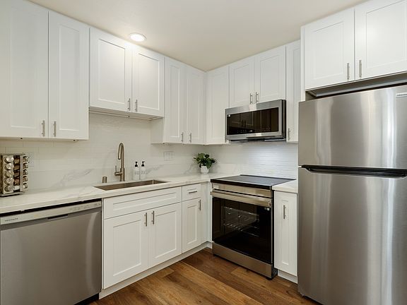 4th image of 3722 Ben St