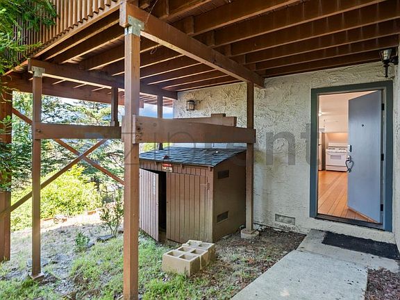 3rd image of 1127 Contra Costa Dr