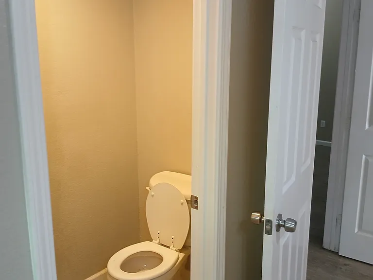4741 Knollpark Cir — Photo 10