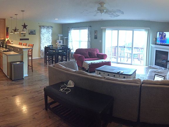 4th image of 210 N East Isles Dr #81A