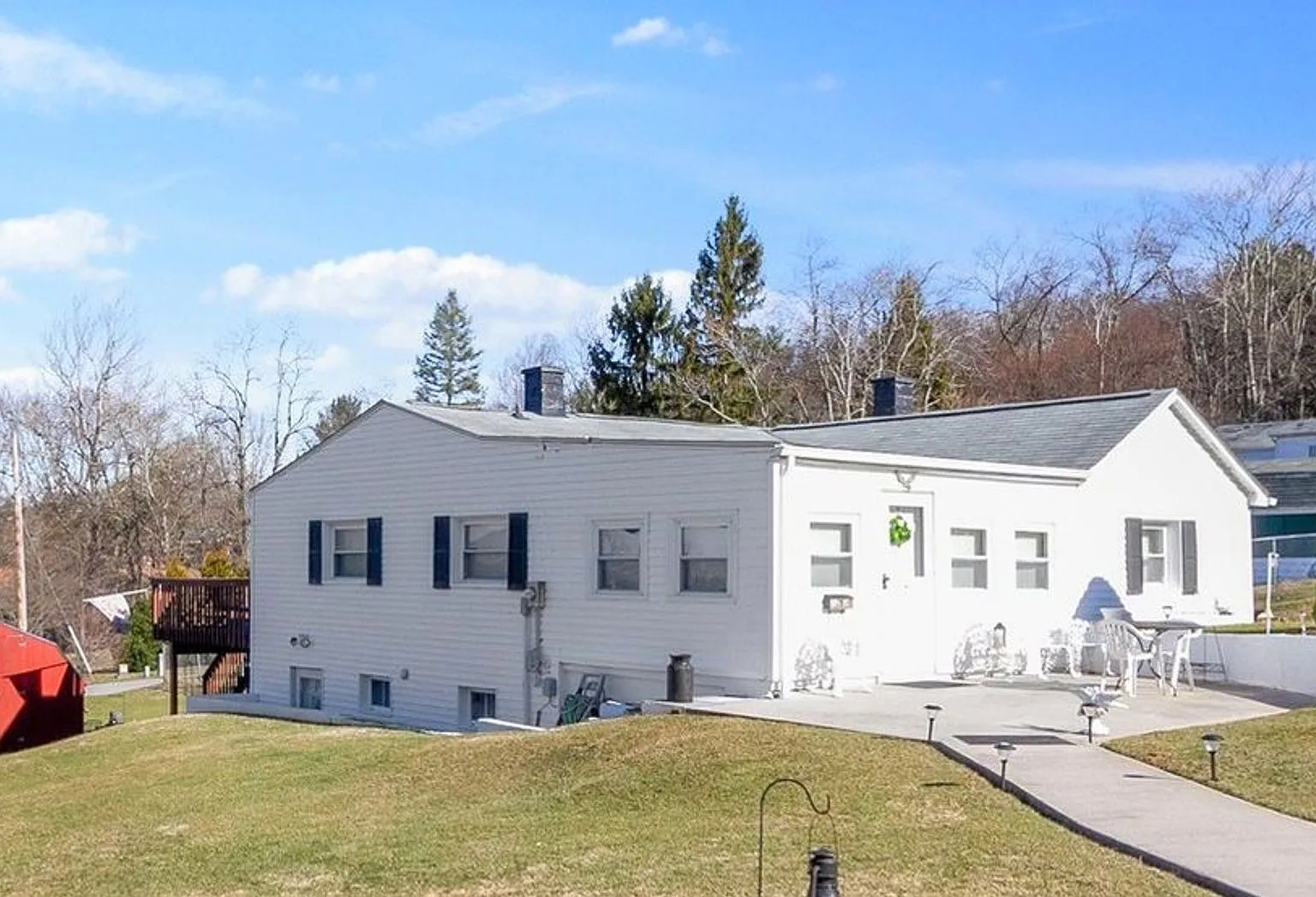 2 Bedroom 1 Bath House — Photo 3