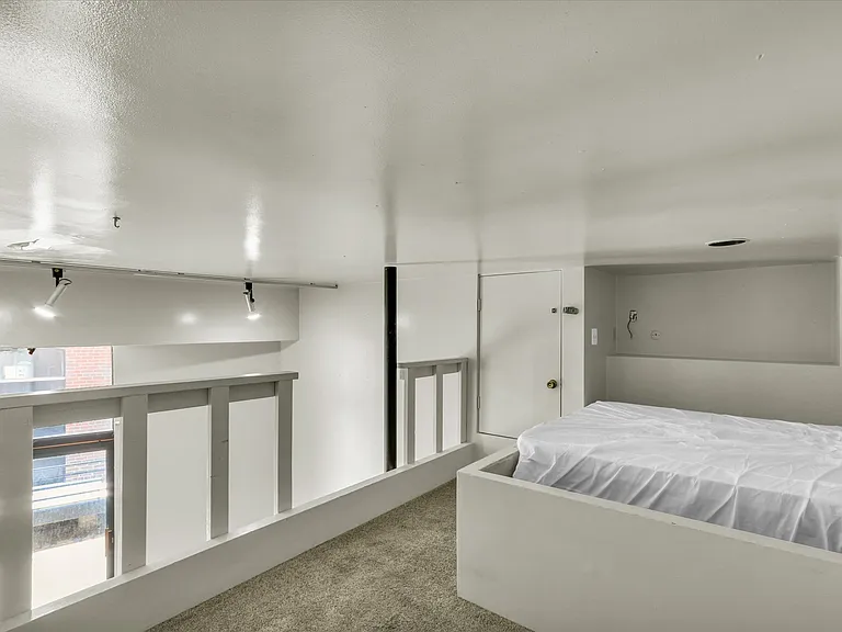 9 E University Ave #101 — Photo 5