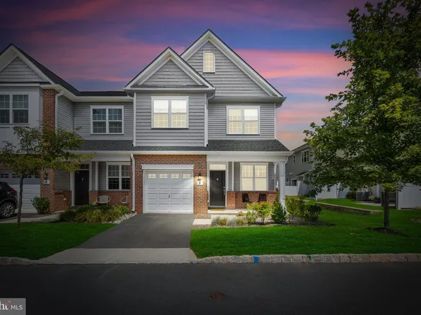 2 Cannon Dr, Pennington, NJ 08534