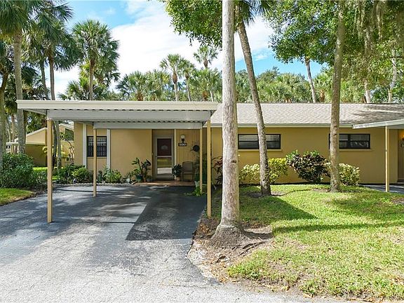 2nd image of 5061 Village Gardens Dr #10