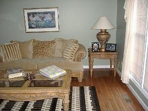 4th image of 8143 Leclay Dr