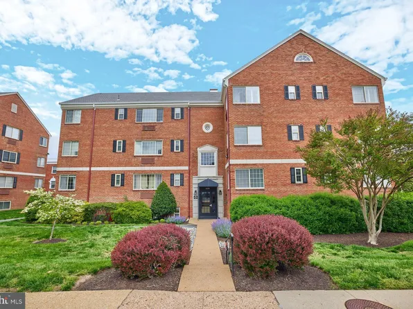820B S Washington St #229, Alexandria, VA 22314