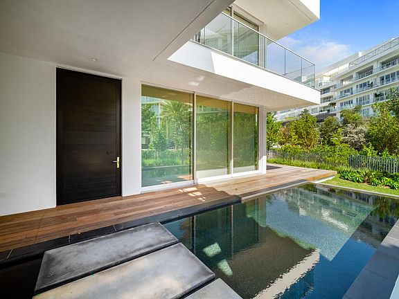 4th image of 4700 Meridian Ave #810