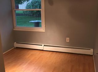 26 Marigold Cir, Levittown, PA