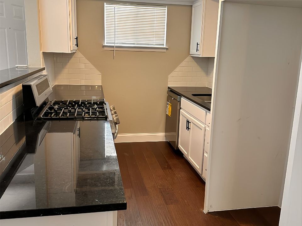 1st image of 318 E Cober Dr