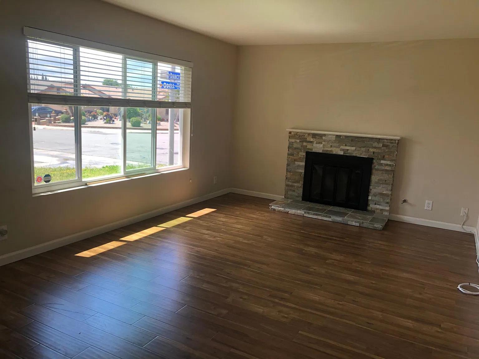 3 bed, 1266 sqft, $3,800 — Photo 2