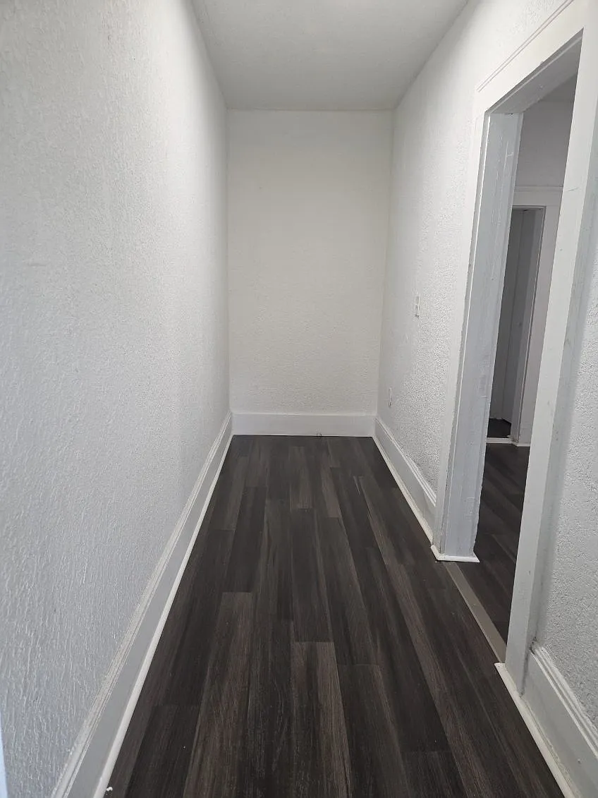 3923 Springfield Blvd — Photo 3