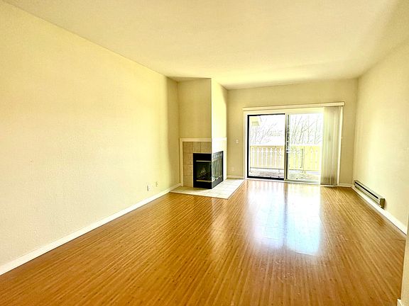 3rd image of 166 Shoreline Ct