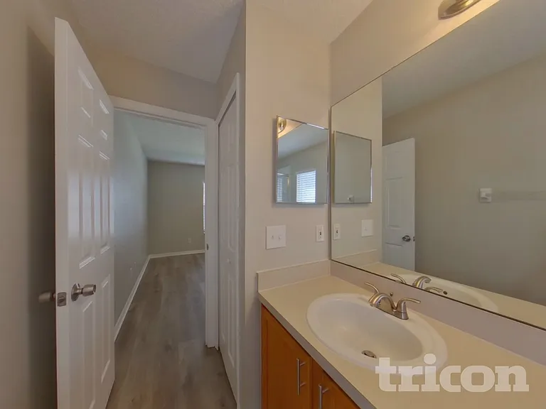 1443 Sherbourne St — Photo 8