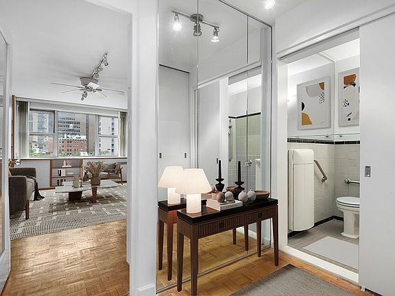 5th image of 221 E 50th St APT 8B