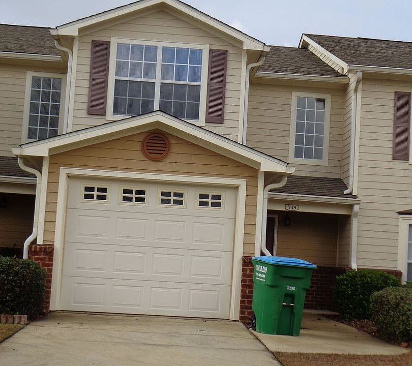 1st image of 745 Majestic Dr