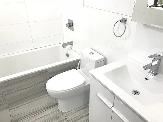 Rented by Tapiro Realty | media 46