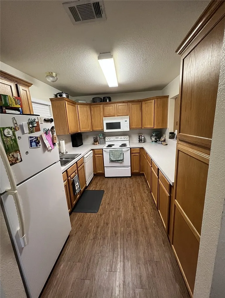 Building Photo - 3725 Oldenburg Ln