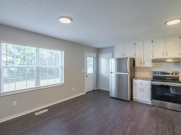 5th image of 6404 Birchview Dr