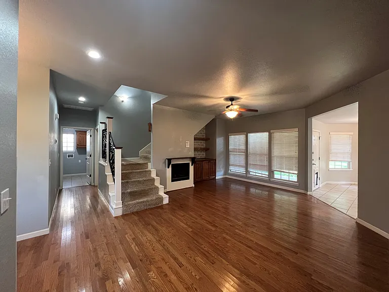 4809 Manchester Dr — Photo 4