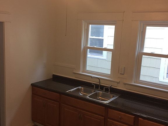4th image of 258 E 29th St Floor 1