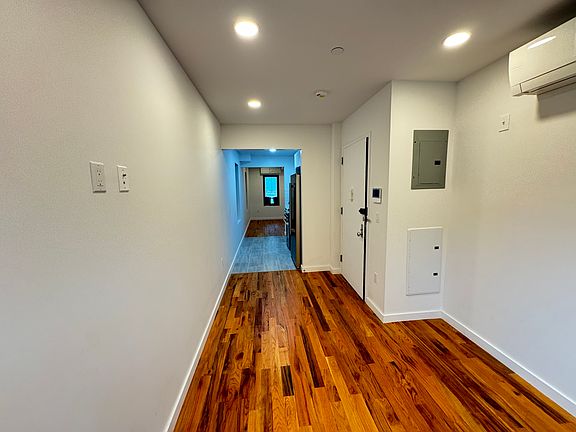 2nd image of 34-38 30th St Floor 1