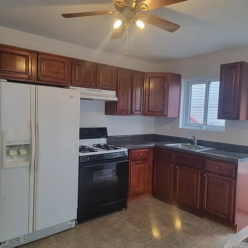 76 Radford St #1 Photo 1