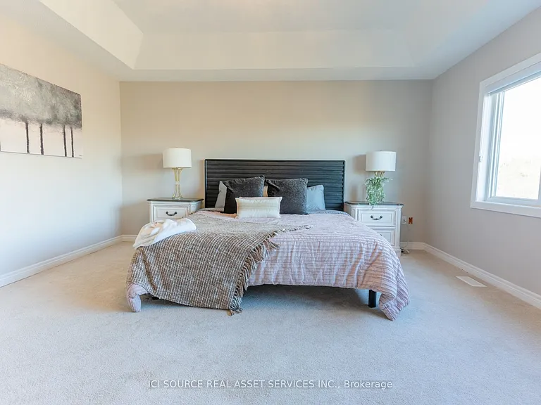 648 Lemay Grv — Photo 18