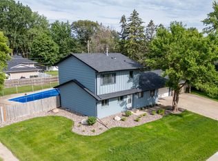 999 Elm Dr, Apple Valley, MN 55124