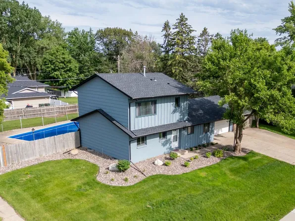 999 Elm Dr, Apple Valley, MN 55124