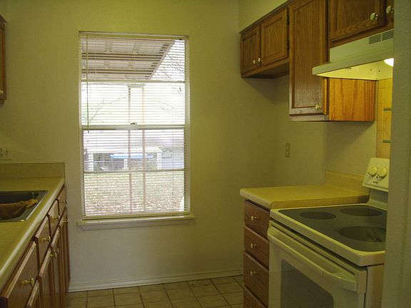 4th image of 7509 Mountain Oak Trl