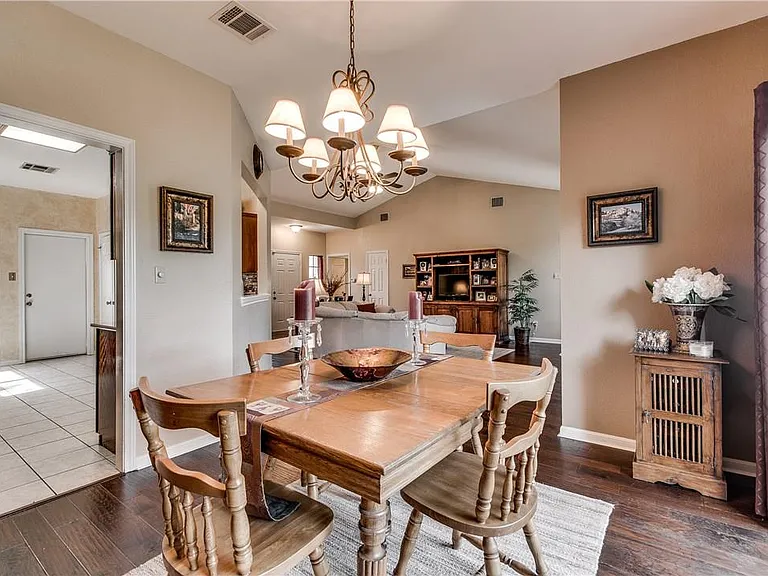 7414 Whistlestop Dr — Photo 14