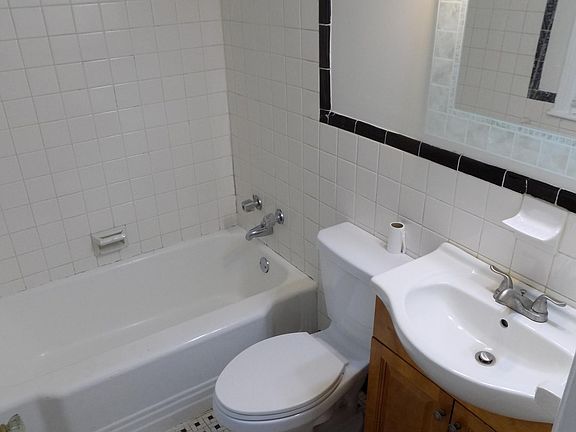 3rd image of 2828 Piedmont Rd NE APT 3