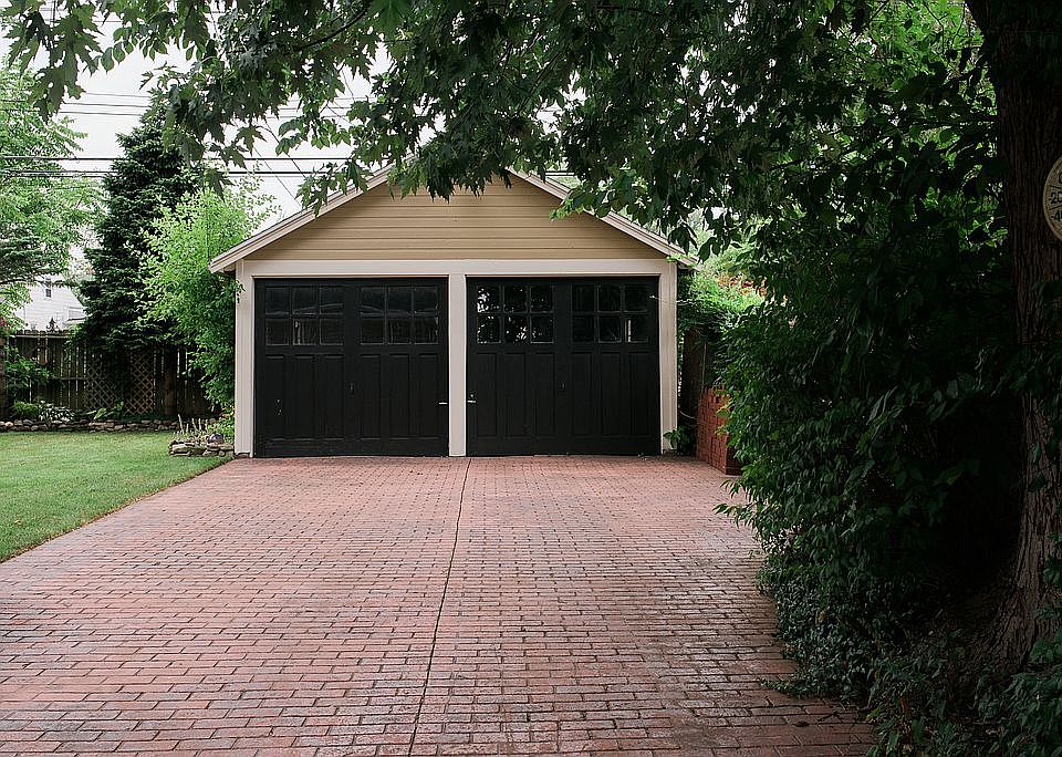 2nd image of 156 Argonne Dr