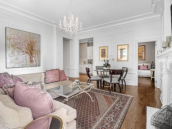 4th image of 140 W 69th St APT 31