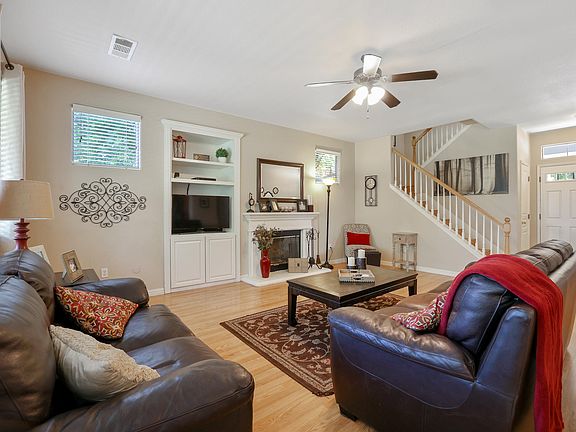 2nd image of 3809 S Pride St