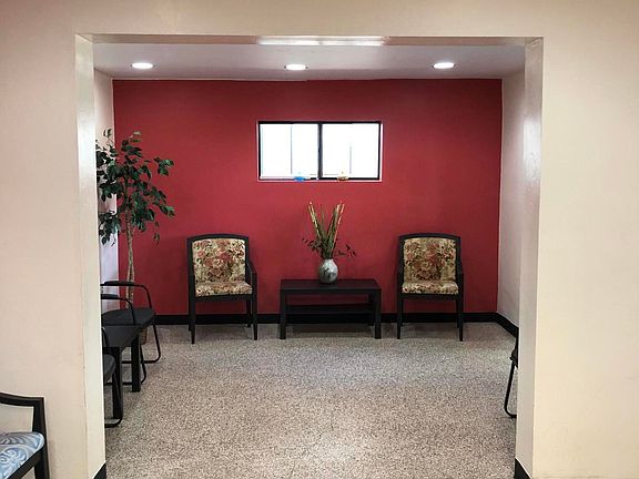 3rd image of 2837 W Northern Ave