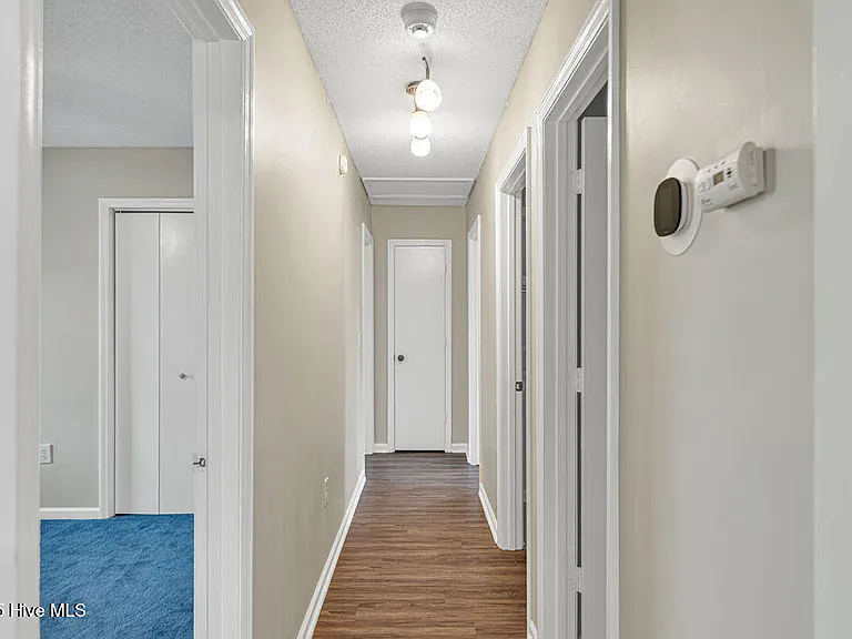 201 Ross Ct — Photo 19