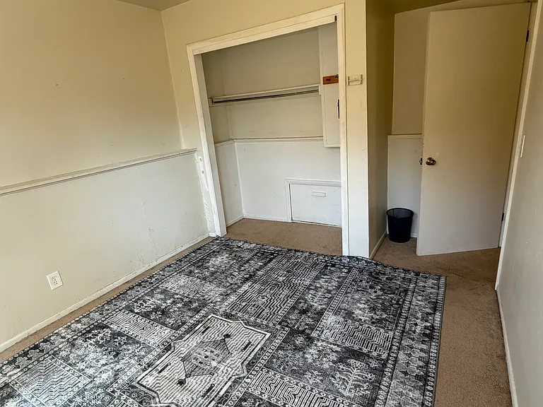 109 Pine St — Photo 2