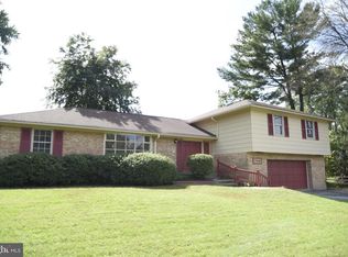 17500 Queen Elizabeth Dr, Olney, MD